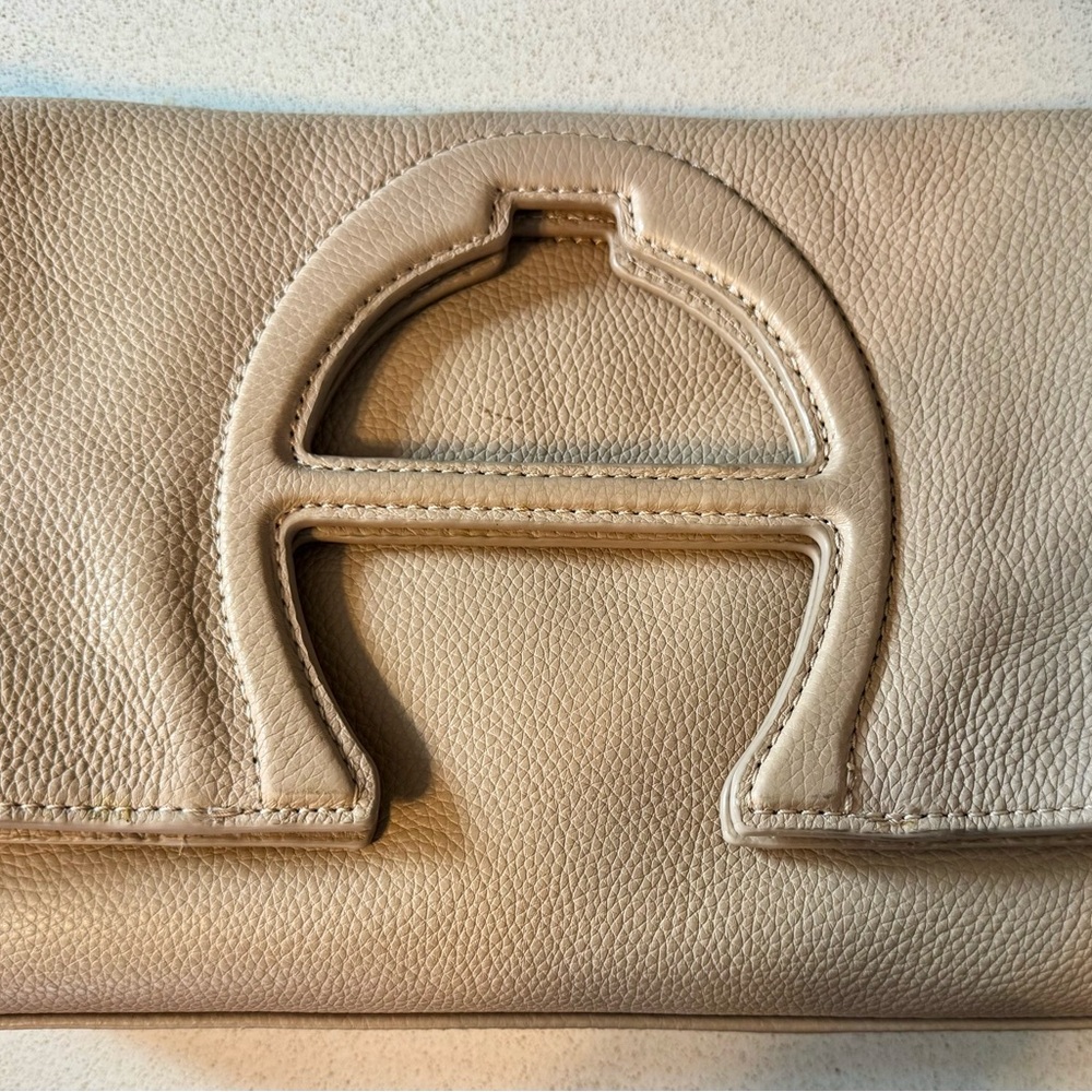 Vintage Etienne Aigner 00s Beige Leather Fold-Over Clutch